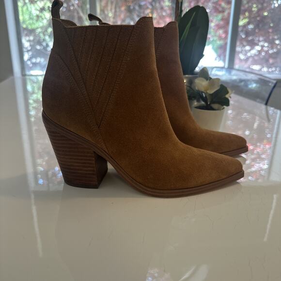 MARC FISHER ‘Gadri’ Tan Suede Pointed Toe Western Ankle Bootie Leather Size‎ 7.5 - Picture 1 of 5